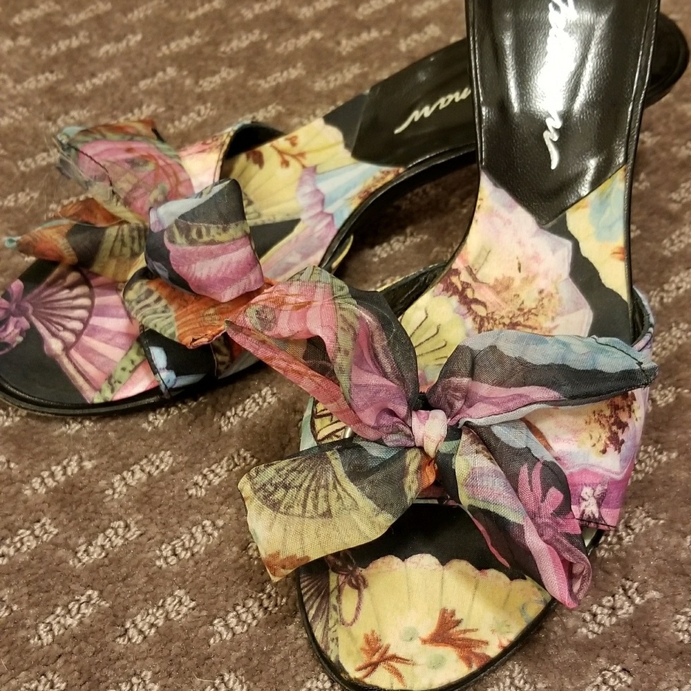 Floral kitten heels